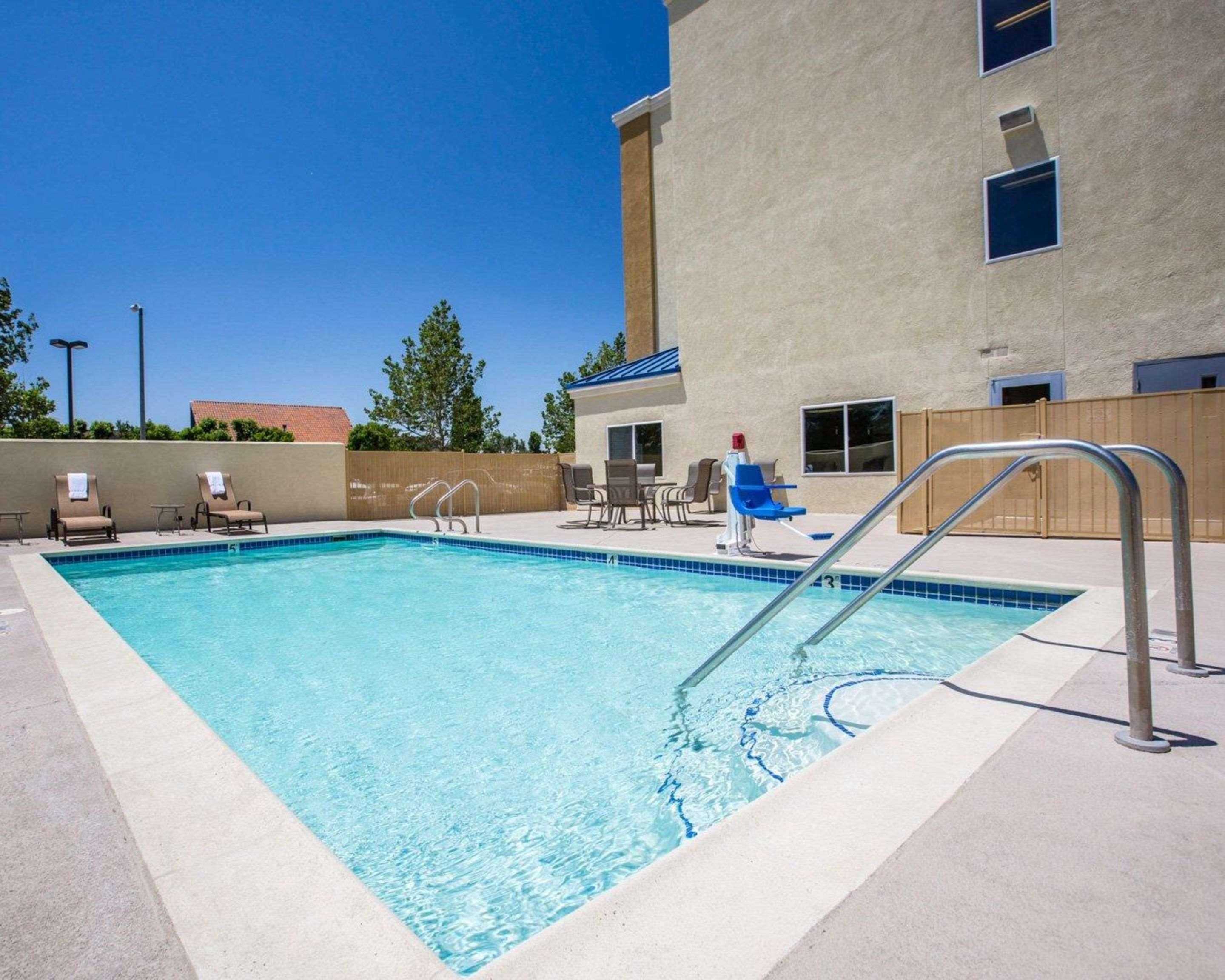 Comfort Suites Victorville-Hesperia Экстерьер фото