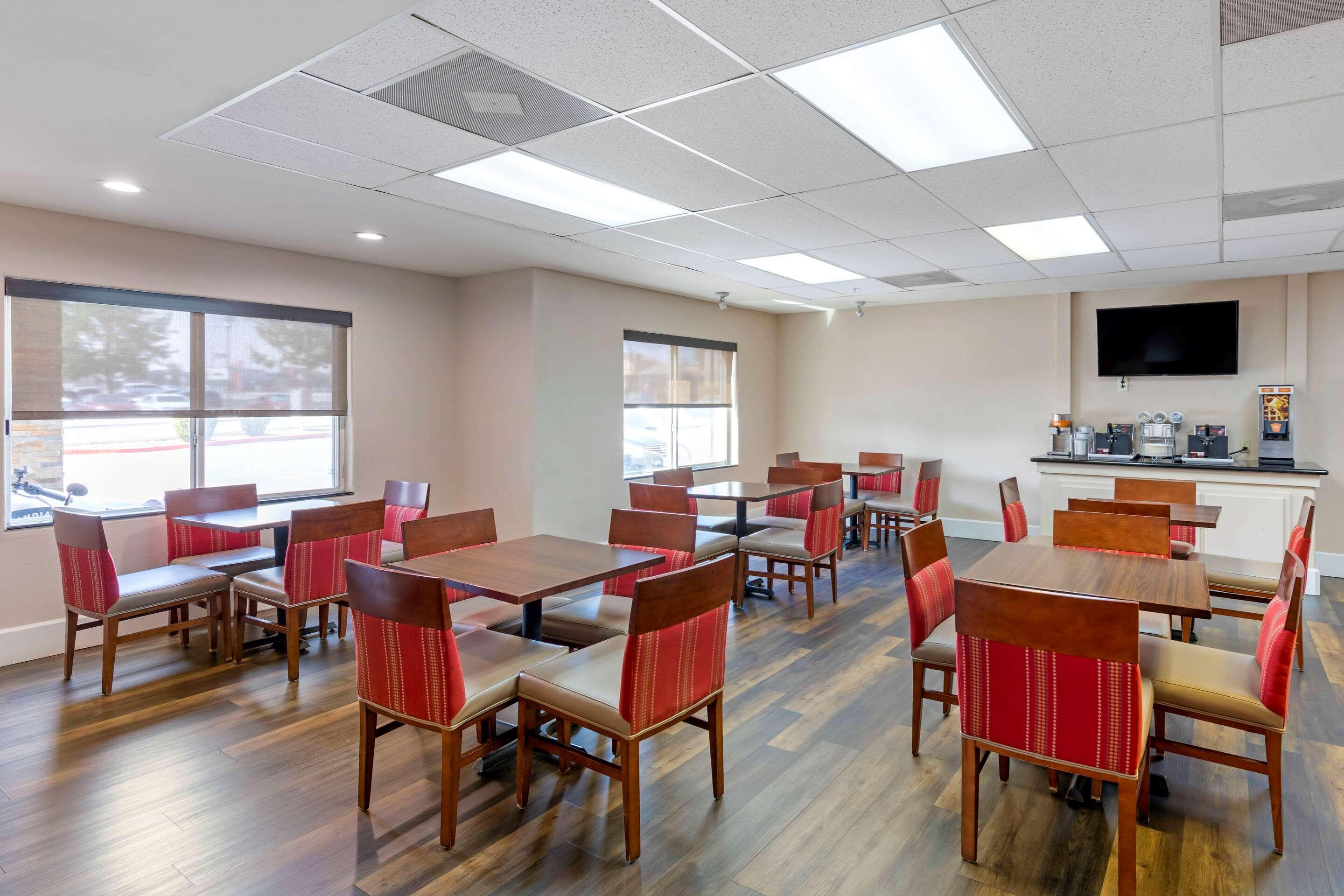 Comfort Suites Victorville-Hesperia Экстерьер фото