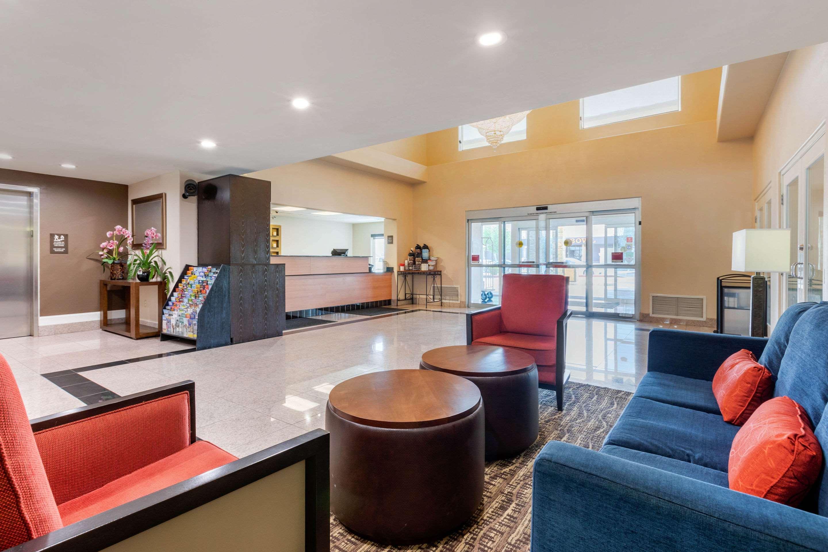 Comfort Suites Victorville-Hesperia Экстерьер фото